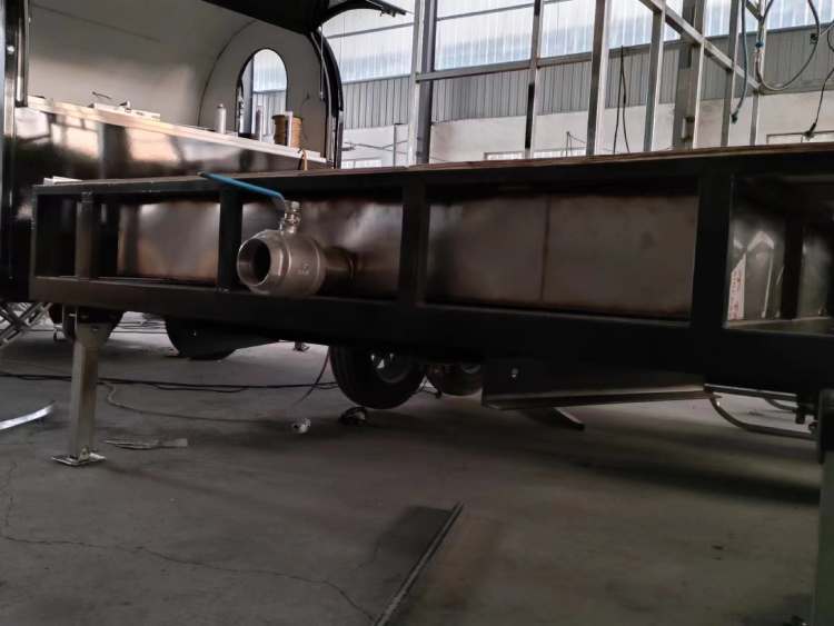 Holding-Tank-Under-the-Trailer-Chassis Holding-Tank-Under-the-Trailer-Chassis